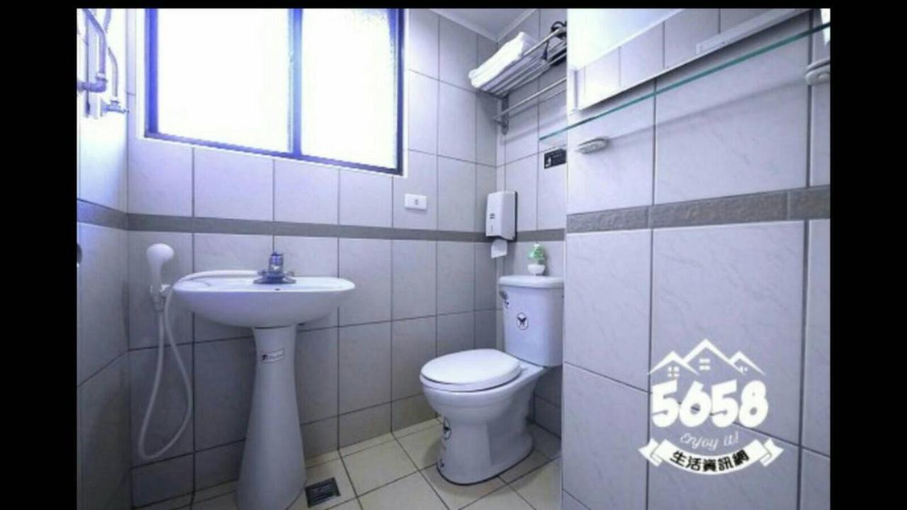 Апартаменты 逢甲nu House Тайчжун Экстерьер фото
